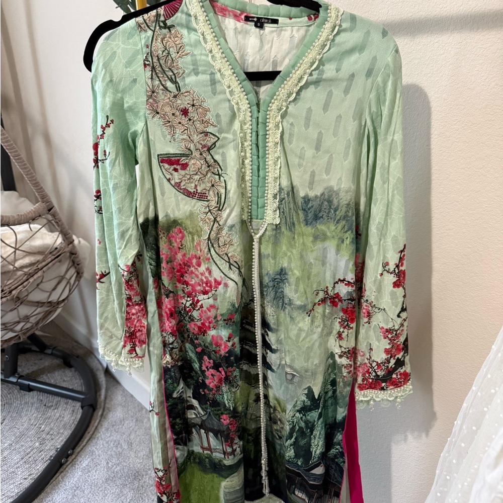Almirah pakistani outfit